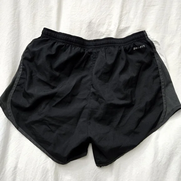 NWOT Womens Nike Dri-Fit Running Shorts - Picture 4 of 6